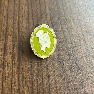 Disney Princess Tiana Cameo Silhouette Mystery Pin